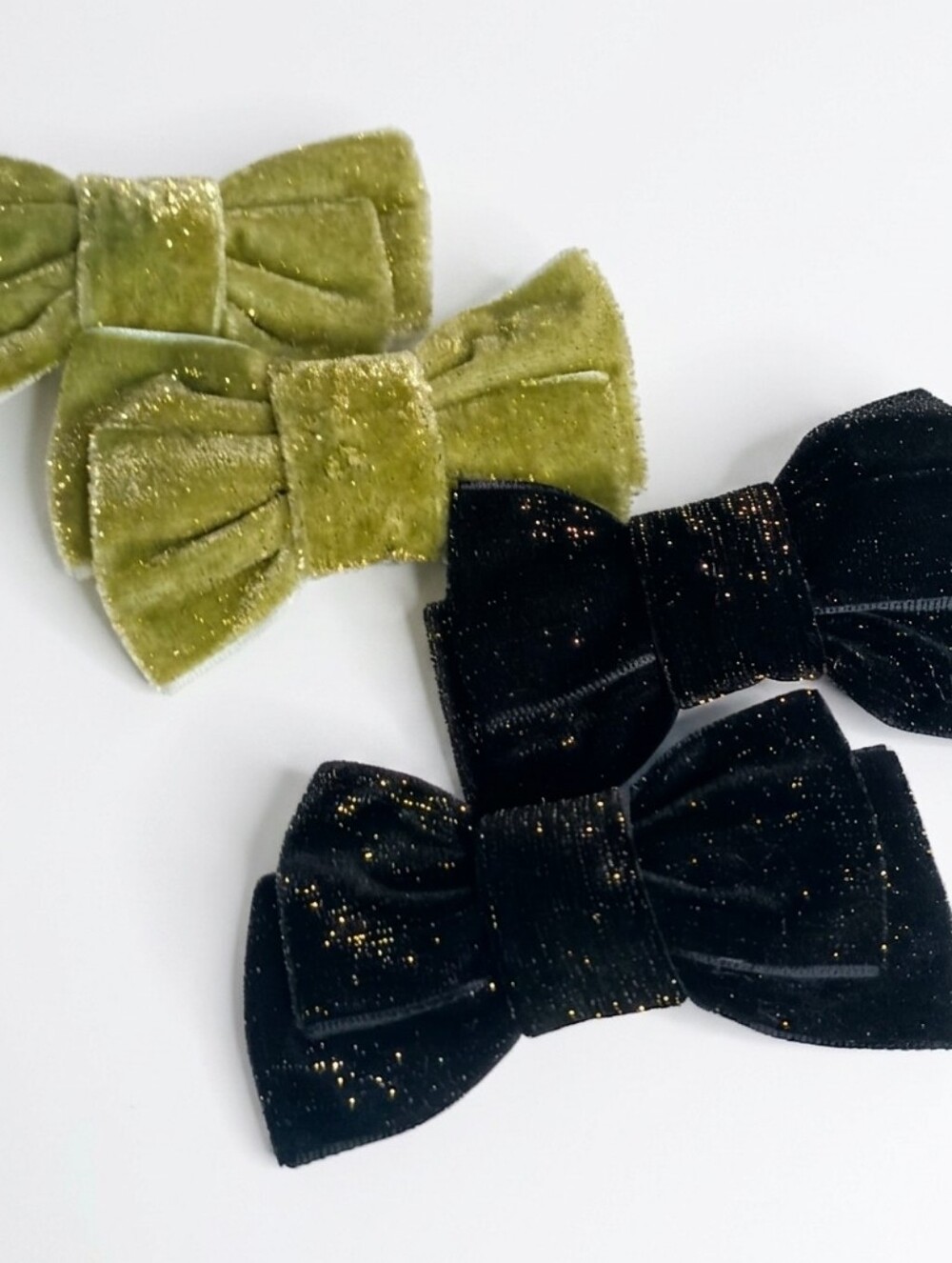 Handmade Velvet Glitter Bow Hair Clips for Kids - Olive & Black🎀✨